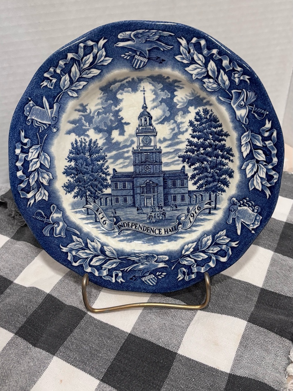 Avon Independence Hall Blue/White Bicentennial Special Edition 7 3/4” Plate